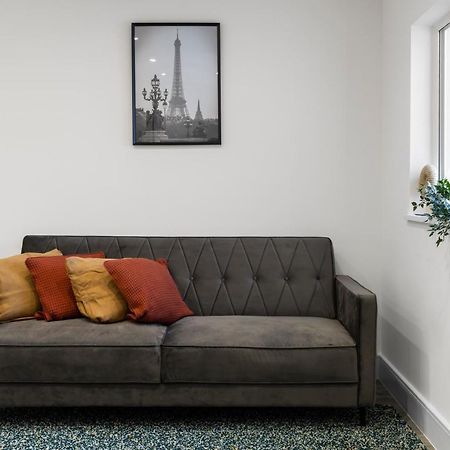 Star London Vivian Avenue 2-Bed Haven Apartment The Hyde Exterior photo