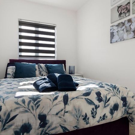 Star London Vivian Avenue 2-Bed Haven Apartment The Hyde Exterior photo