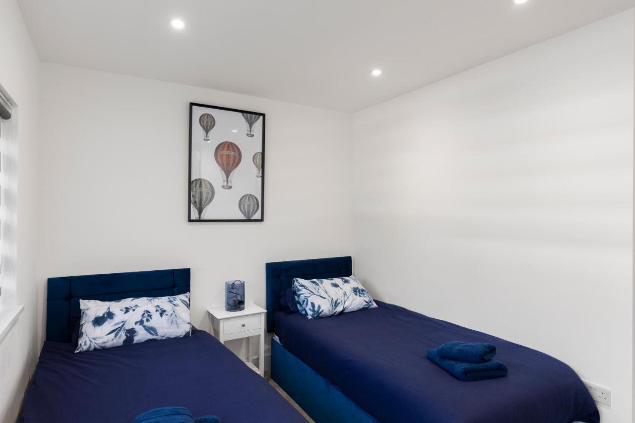 Star London Vivian Avenue 2-Bed Haven Apartment The Hyde Exterior photo